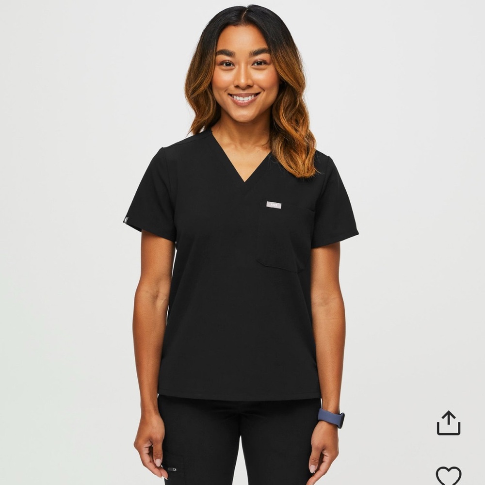 Figs Black Women's XS Petite V-Neck Scrub Top and Zamora Jogger High-Waisted